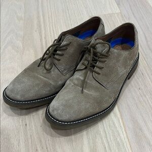 Clarks Tan Oxford Shoes Classic Lace-Up Design